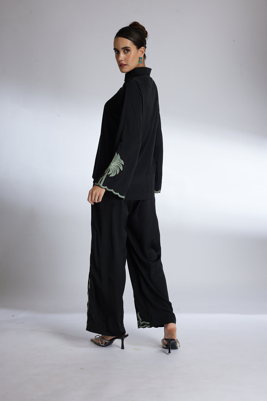 NOIR ELEGANCE PLAM STYLE PAIR